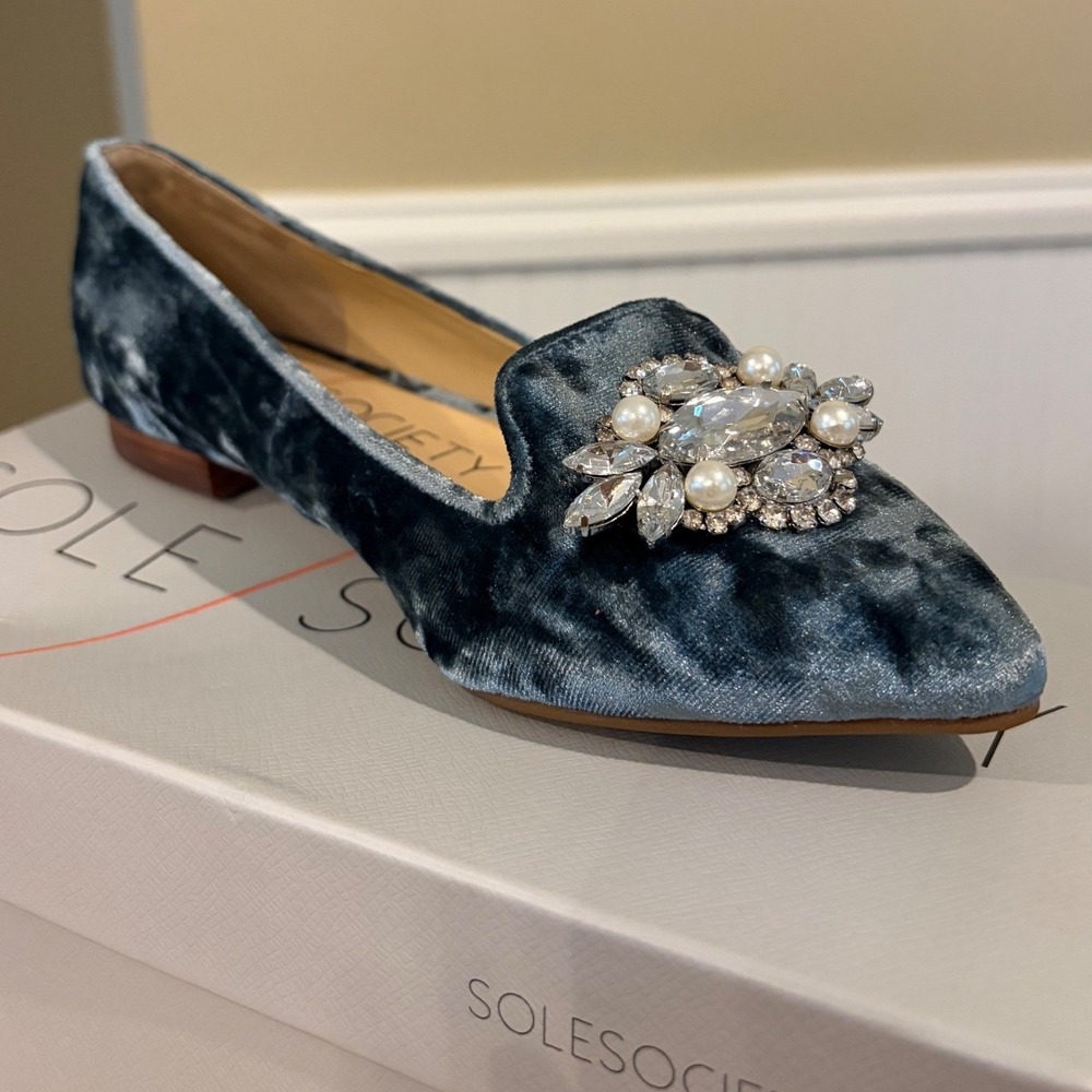 NIB Sole Society Libry Womens 6M Cloud Blue Crushed Velvet Jeweled Loafers Flats